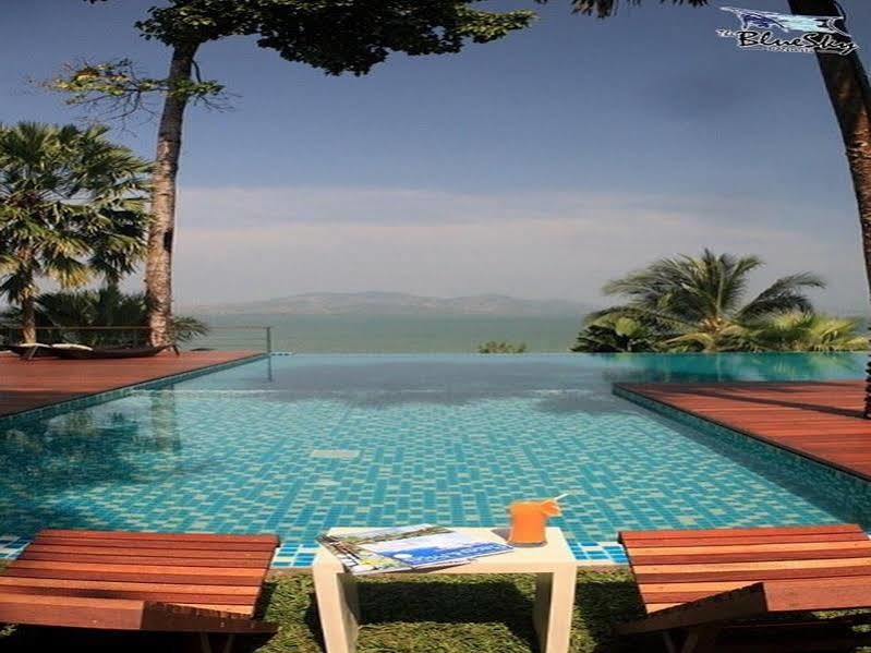 The Blue Sky Resort @ Ранонг Екстериор снимка